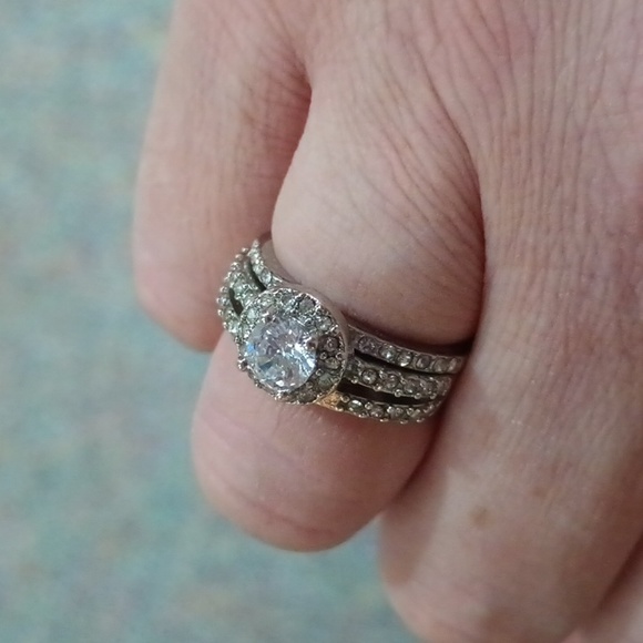Diamond Ring - Picture 2 of 2